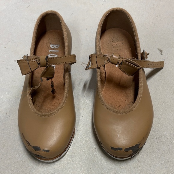 Kids tap Shoes with Bow Detail - Picture 1 of 2
